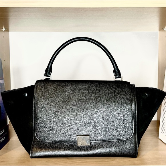Celine Handbags - Celine black Trapeze tote with shoulder strap